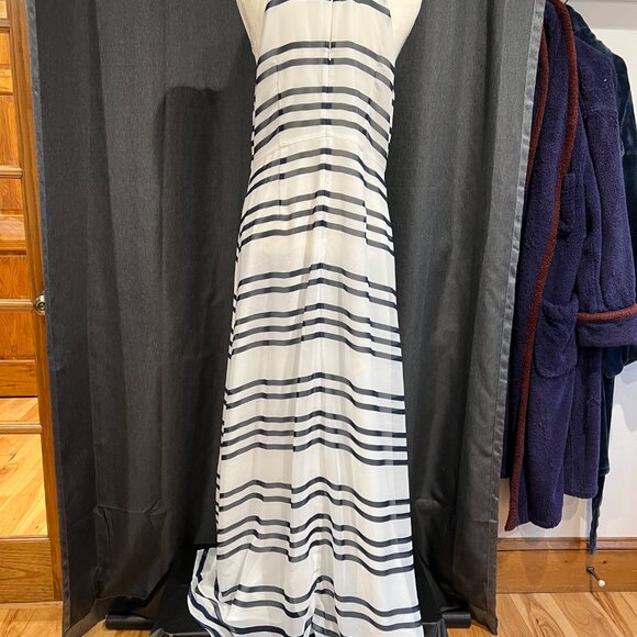 Long Dress - Picture 6 of 7